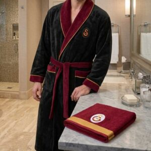 Taç YENİ SEZON LİSANSLI GALATASARAY TRİGA BORNOZ VE BUKLE YÜZ HAVLU SETİ